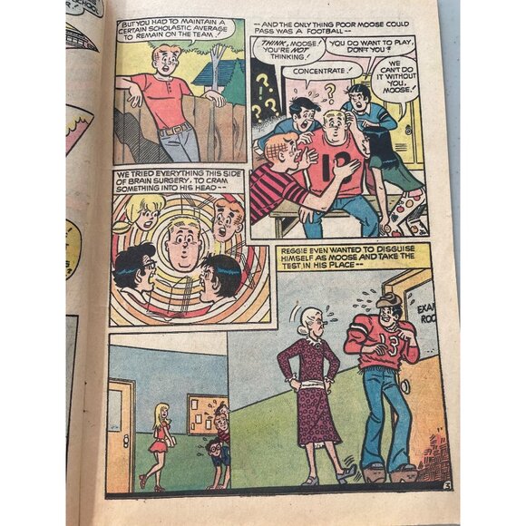 Archie Series Archie At Riverdale High #2 September 1972 Comic Bagged Boarded - Picture 4 of 8